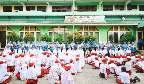 Apel Peringatan Hari Guru SD IT YABIS Bontang: Penyerahan Buku “Lentera Jiwa” dan Ungkapan Terima Kasih untuk Para Pendidik
